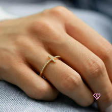 Cargar imagen en el visor de la galería, Anillo Cruz con Circonitas
